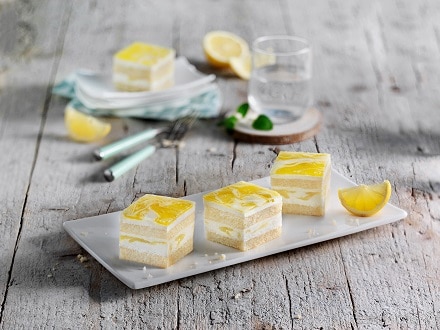 Zitronen-Joghurt Tortenwürfel klein.jpg